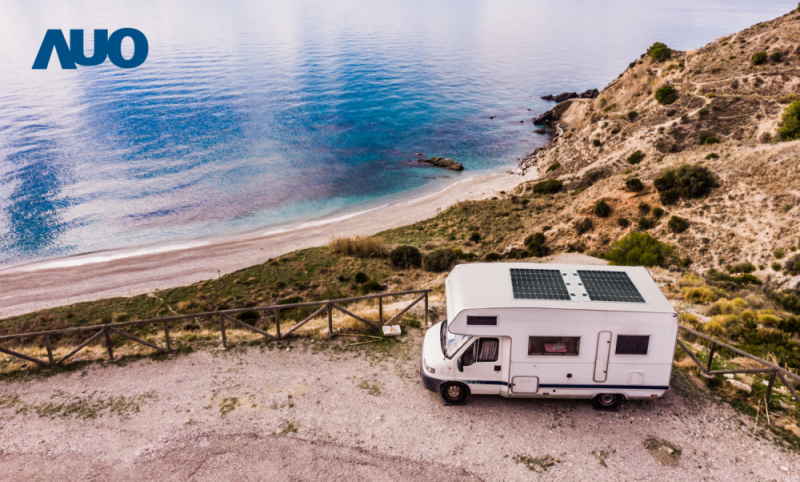 「可撓輕量化太陽光電板SunCurva」使用輕量特殊耐候型複合板取代傳統太陽能板的玻璃前板，不僅降低70%重量，每米平方僅3Kg；具有抗衝擊性能及通過電磁相容性測試，可應用於交通運輸工具，如露營車、遊艇等